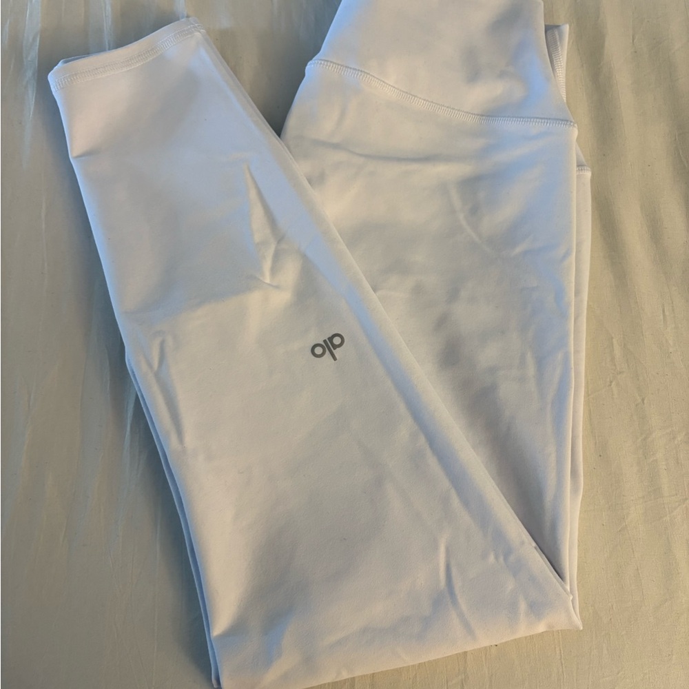 ALO Yoga 7/8 Airbrush White Leggings